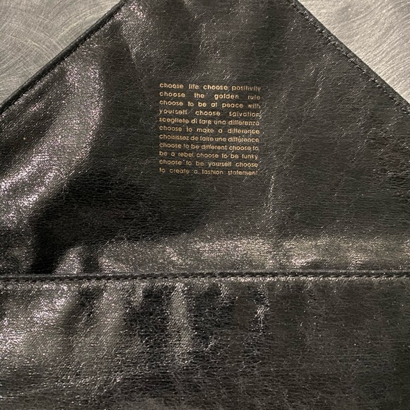 Matt & Nat Vegan Envelope Wristlet - Picture 4 of 5